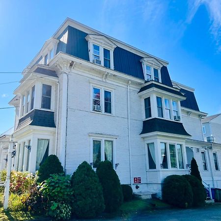 Le Chateau Du Lac Magog Exterior photo