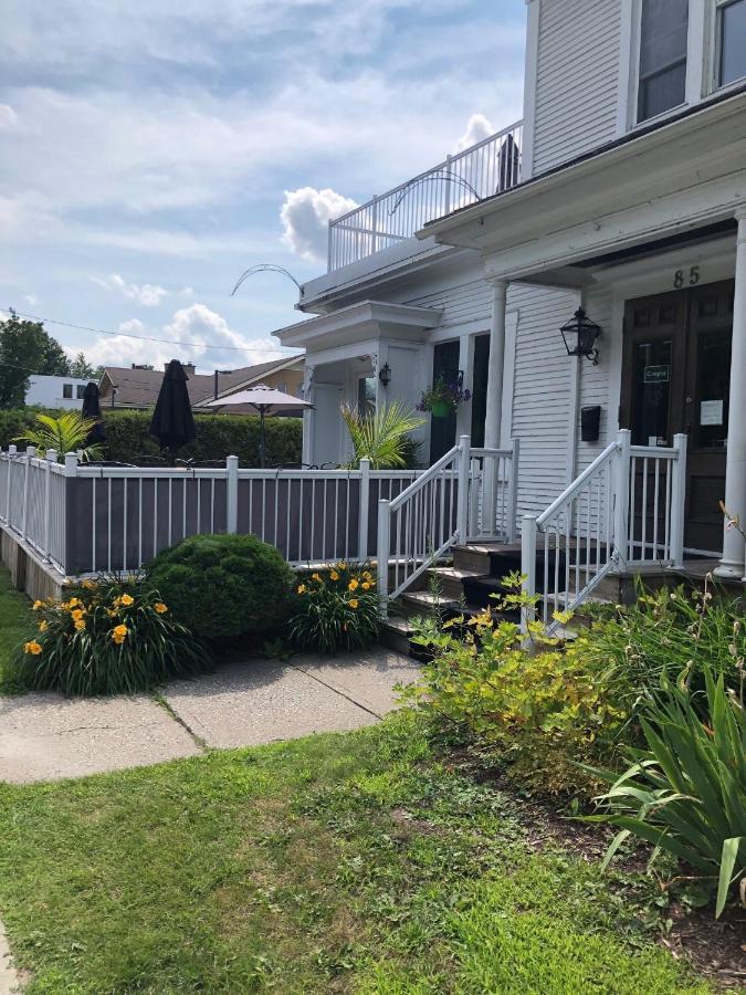 Le Chateau Du Lac Magog Exterior photo
