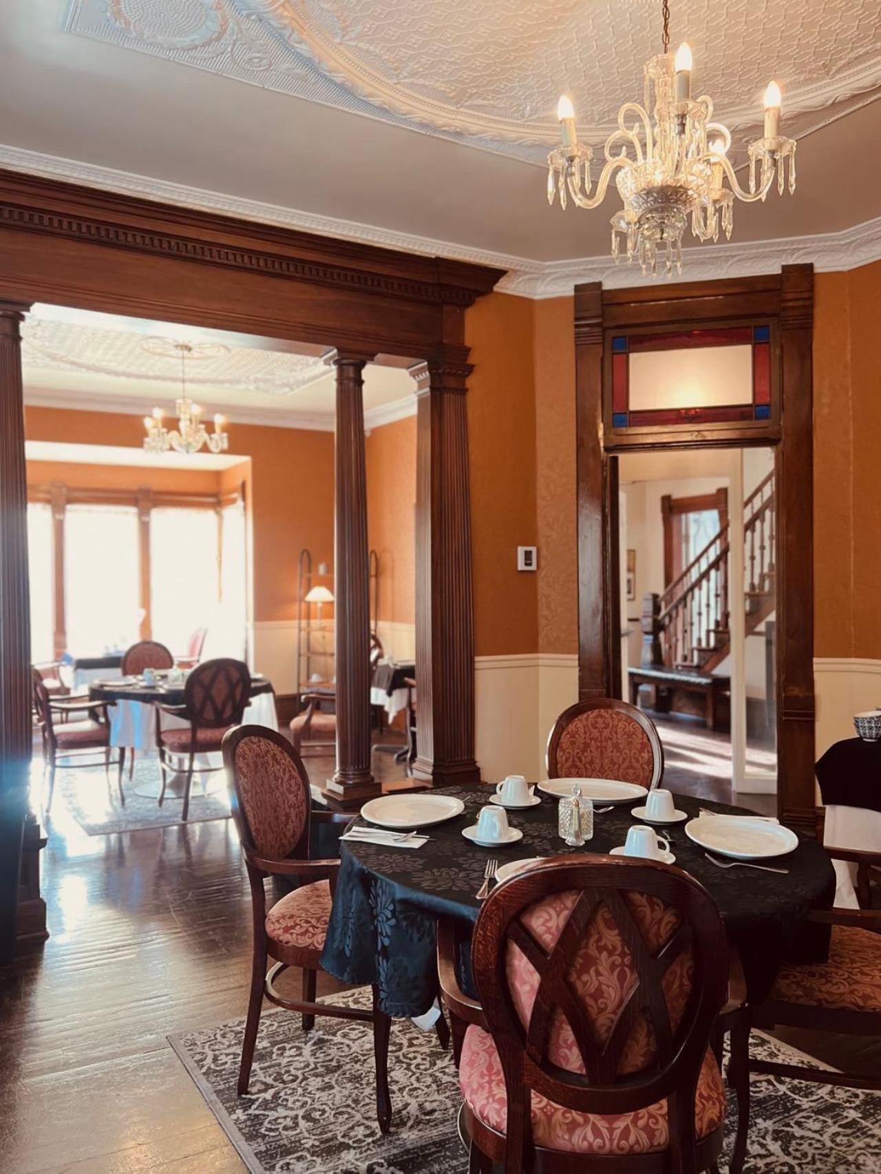 Le Chateau Du Lac Magog Exterior photo