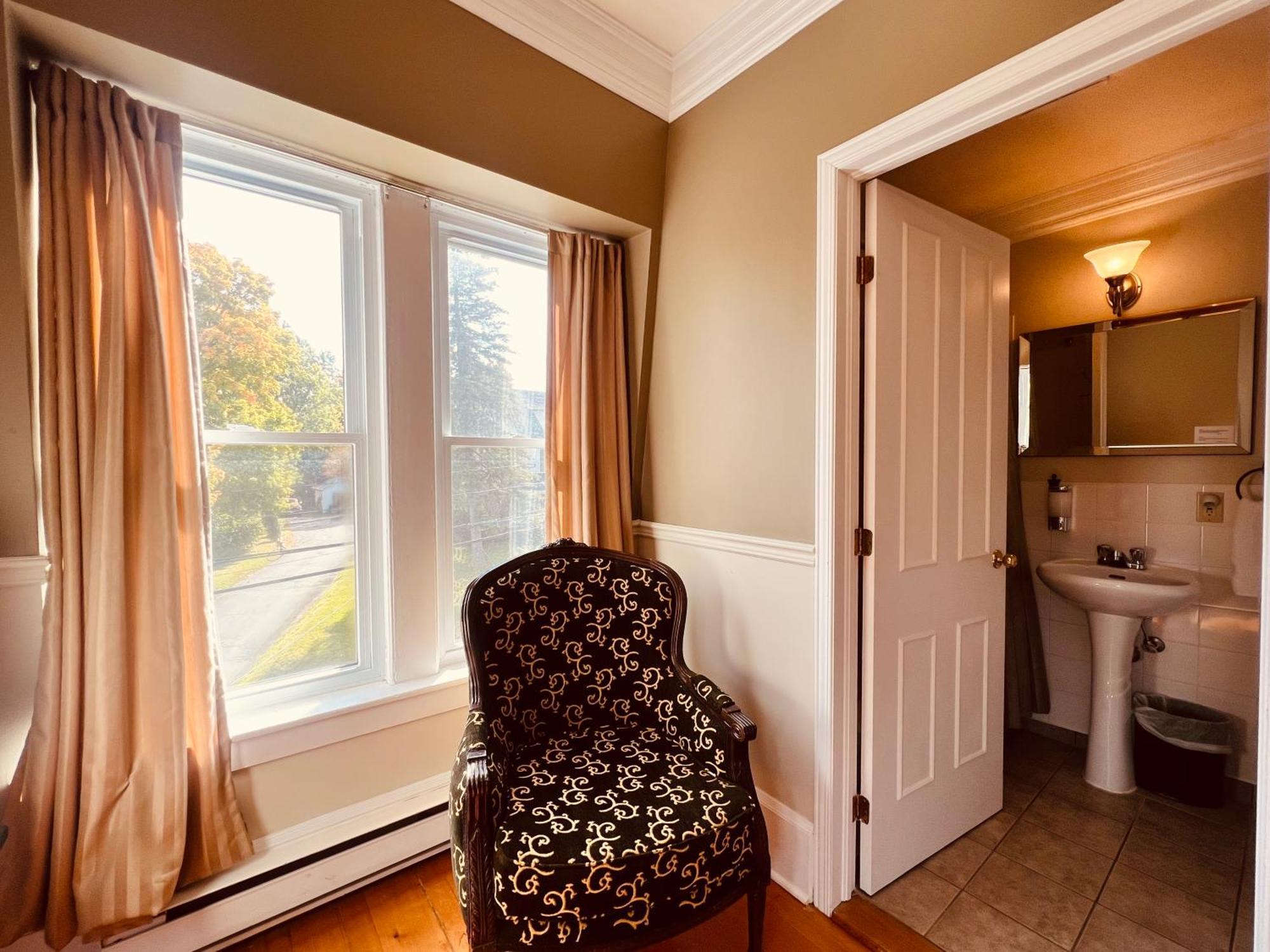 Le Chateau Du Lac Magog Exterior photo